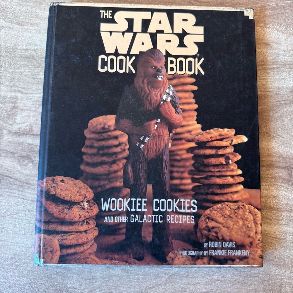 The Star Wars Cook Book: Wookiee Cookies and Other Galactic Recipes